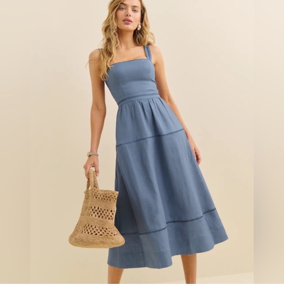⭐️NWT Reformation Everett Linen Dress in Cornflower⭐️ - Picture 4 of 8